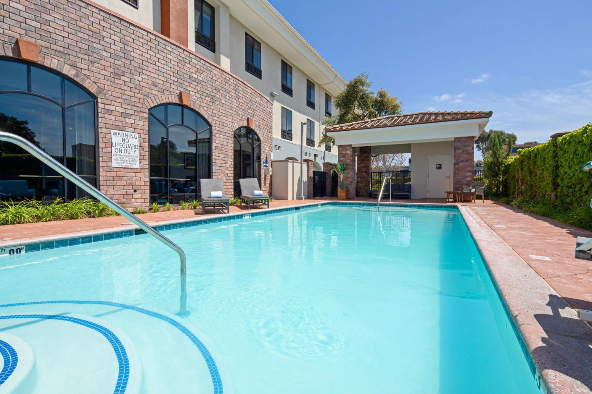 Holiday Inn Express Hotel & Suites Atascadero By Ihg Exterior foto